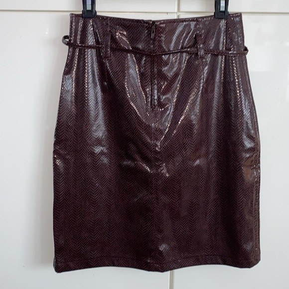 🌟LAST CHANCE 🌟 Brown Vinyl Skirt - Picture 4 of 7